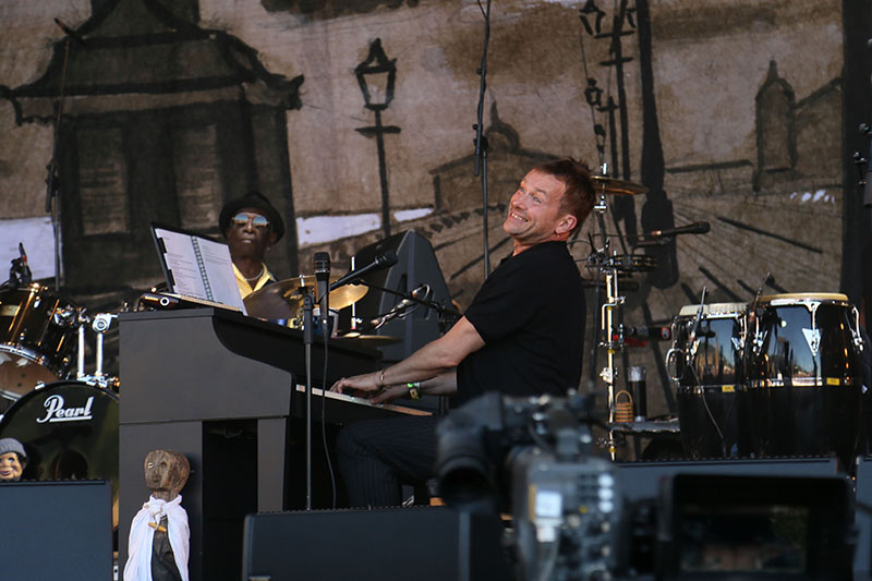 THE GOOD, THE BAD AND THE QUEEN