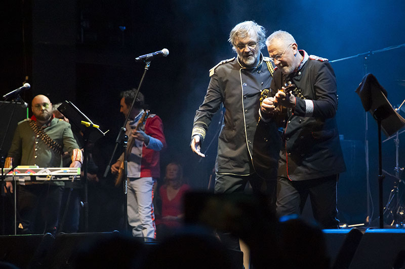 Emir KUSTURICA And THE NO SMOKING ORCHESTRA